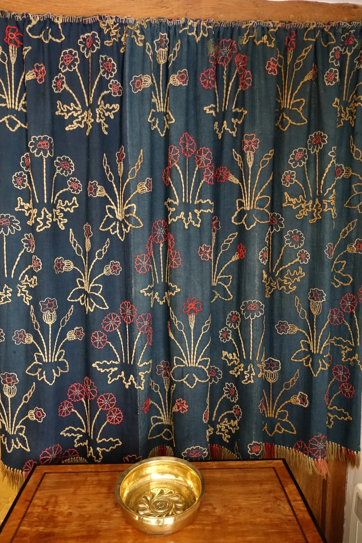 Daisy wall hangings — embroidery by Jane Morris, 1860